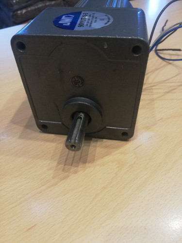 Motoreduktor 40 W 90K