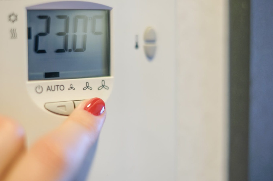 Jak regulować temperaturę pokojową?